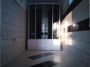 Constructii,     amenajari interioare,     hidroizolatii, 