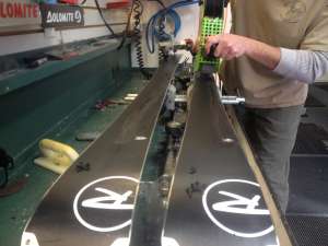 Reparatii Schiuri si Snowboard-uri cu MASINI PROFESIONALE