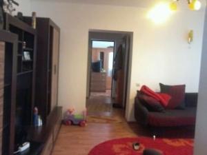 imobiliare italo rumena trei c.motru aleea gorunului  bloc j