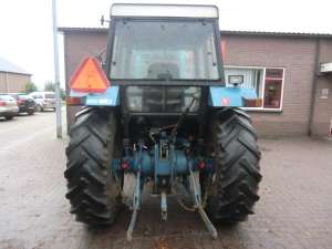 Tractor Ford 3910