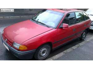 opel astra berlina an 1993 benzina