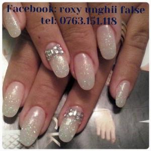 aplic unghii false cu gel 70 ron