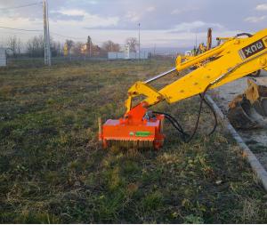 OFERTA SPECIALA Cap de tocare hidraulic atasat la buldoexcavator UT 125 - AGRIMASTER
