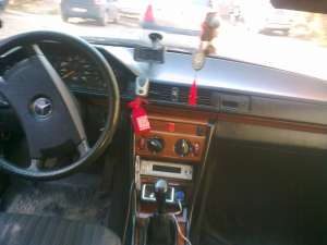 vand mercedes 200 e - 2050 euro
