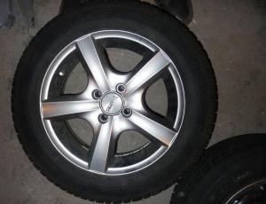 4 roti 15� � jante aliaj si anvelope iarna