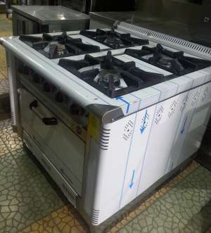 Aragaz profesional cu cuptor din inox