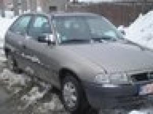 dezmembrez opel astra f 1,  6 benzina an 1996