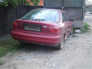 dezmembrez  ford mondeo hatchback 1,  6...16 v benzina an 1996