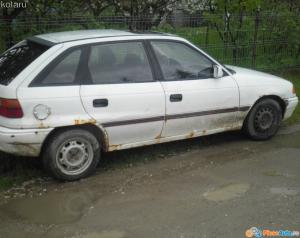 dezmbrez opel astra f 1,  6 benzina an 1992