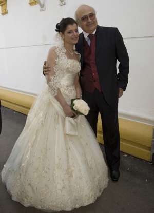 Vand rochie de mireasa