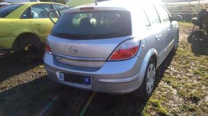 Dezmembrez Opel Astra H