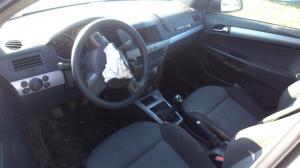 Dezmembrez Opel Astra H