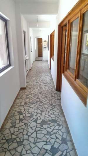 Inchiriez vila Giulesti + depozit