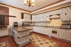 Conacul Ambient 5* Cristian Brasov