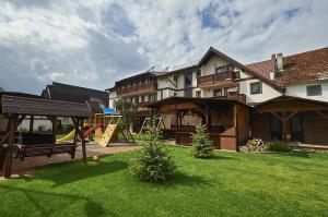 Conacul Ambient 5* Cristian Brasov