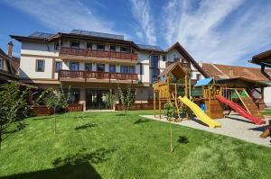 Conacul Ambient 5* Cristian Brasov