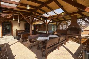 Conacul Ambient 5* Cristian Brasov