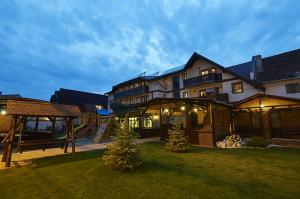 Conacul Ambient 5* Cristian Brasov