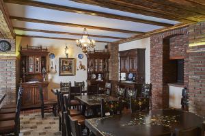 Conacul Ambient 5* Cristian Brasov