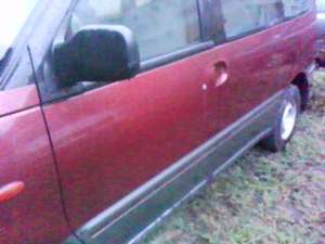 de vinzare nissan serena