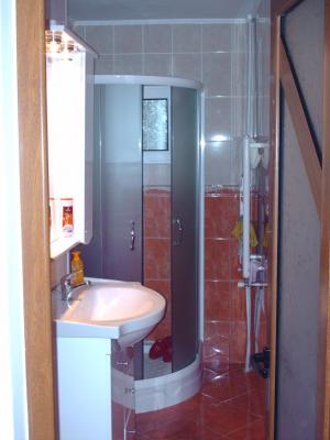 Inchiriez apartamente 2 camerept. birouri sau spatiu medic