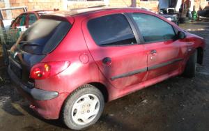 Dezmembrez Peugeot 206