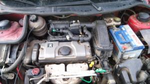 Dezmembrez Peugeot 206