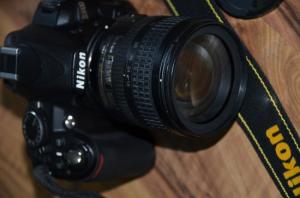 vand Nikon D3100 kit 18-70 VR (11.000 cadre).