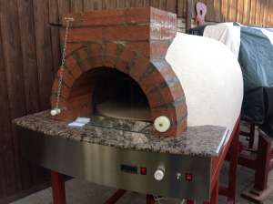 Cuptor pizza cu vatra rotativa