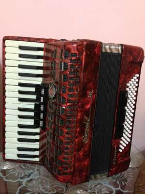 ACORDEON ROYAL STANDARD CU 80 DE BASI