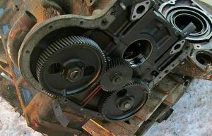 Motor Hanomag cu 6 pistoane Turbo - dezmembrez