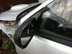 vand oglinda stanga mazda 323 an 1996