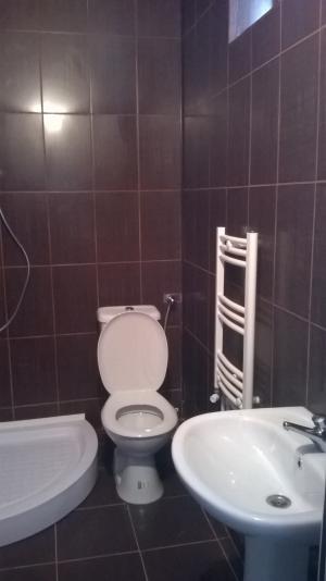 ofer 3 spatii de inchiriat de ultima generatie 350 eur neg buc.