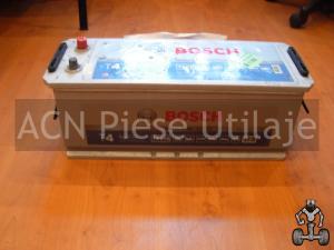 Baterie acumulatori Bosch Heavy Duty pentru buldoexcavator Komatsu