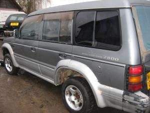 Dezmembrez Mitsubishi Pajero
