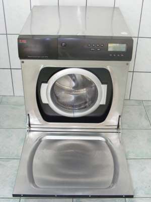 Masina de Spalat second hand PROFESIONALA marca ASKO model W660
