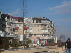 vand apartament 3 camere