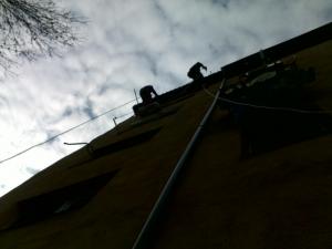 Montare jgheaburi si burlane,    reparatii acoperisuri in Cta tel: 0722.674.764,    valentin-alpin.r