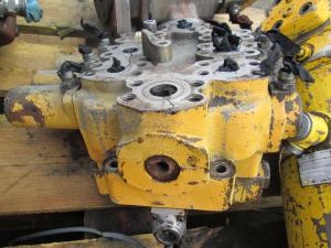 Distribuitor Liebherr 604 907