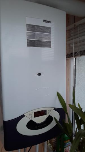 Apartament 3 camere cu centrala proprie