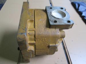 Pompa de buldozer Komatsu 68028