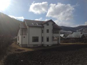 Casa cu teren com Garcina,  jud Neamt