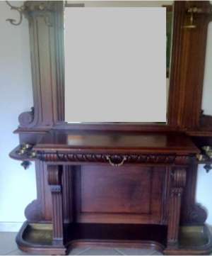 Cuier nuc ,   Louis XV,   profunzime 45 cm,   lungime 140 cm,   inaltime 265 cm,   500 euro