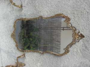 consola in bronz aurit cu placa marmura  , oglinda si aplice Louis XV,  550 euro