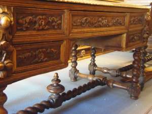 BIROU LOUIS XIII,   130 lungime, 76 latime , inaltime75cm