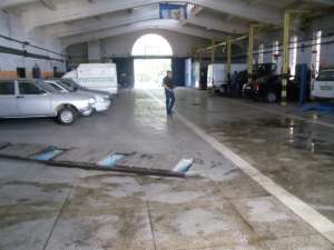 Caut partener pt service auto Ploiesti