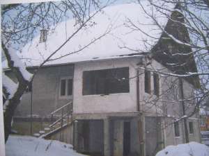 casa cu anexe si gradina in zona turistica