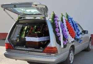 Servicii Funerare  - Transport funerar intern,  repatrieri - Sicrie,  Cruci,  Coroane