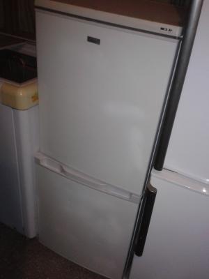 Vand frigidere si combine frigorifice SH