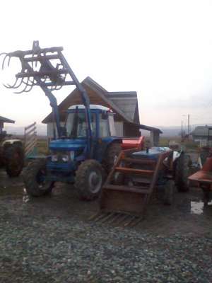 Tractor 4*4 cu Frontal 80 cp cu Turbo